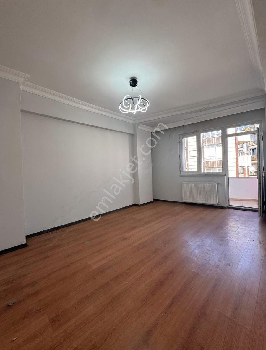 Merkezi Lokasyonda Bağlarçeşme Mahallesi Acil Satılık 2+1 Daire