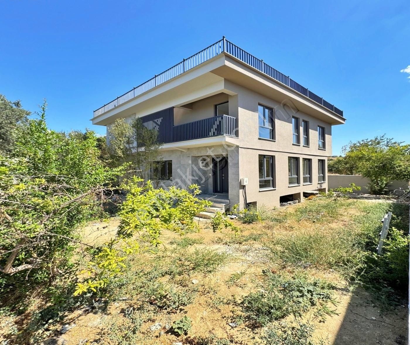 Gürpınar Mah'de Tadilatlı Satılık Deniz Manzaralı Müstakil Villa