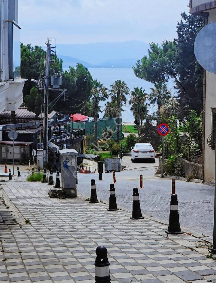 Denızcan Emlak Darica Sahile Sifir Asansörlü 2+1 Arakat Daire