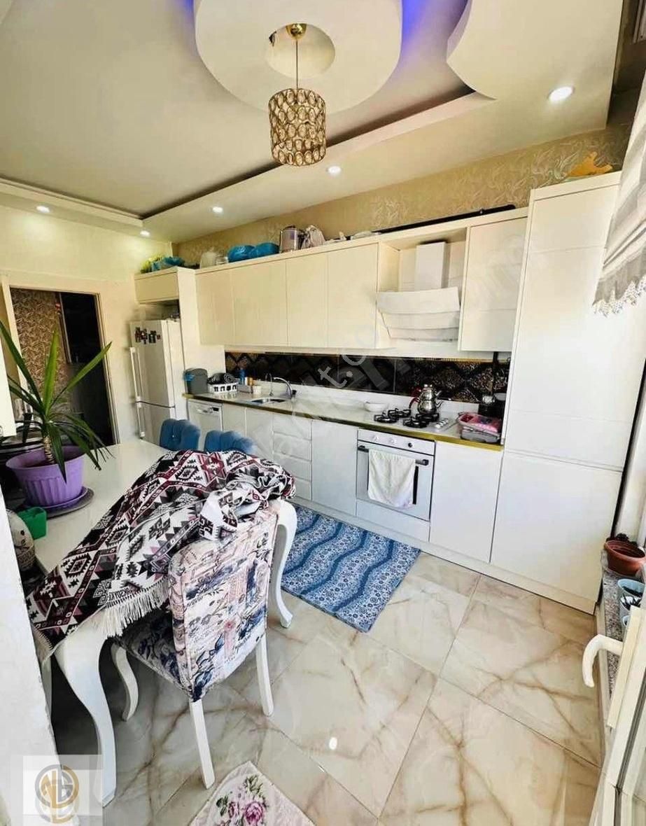 Nuray Gayrimenkulden Ertuğrulgazide Kiralık Geniş 2+1 1.kat