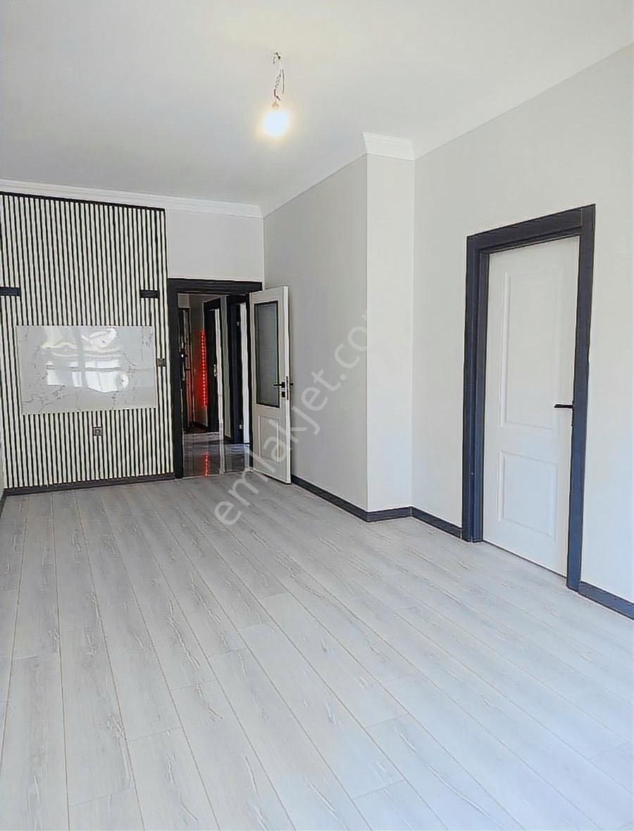 Çankaya Derviş Özdemir Cad.ara Katta Full Yapılı Satılık Daire