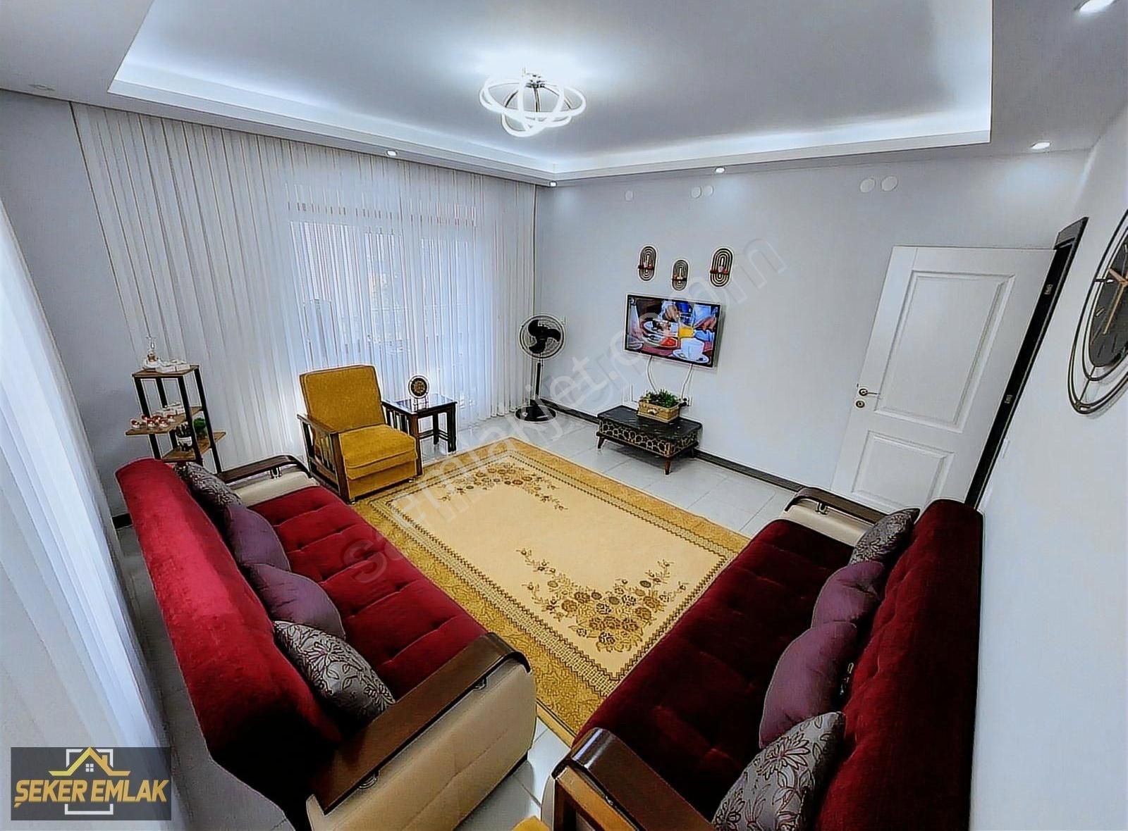 Şeker Emlaktan Emek Mah. Ahmet Haşim Cad. De 100m² 2+1 Daire