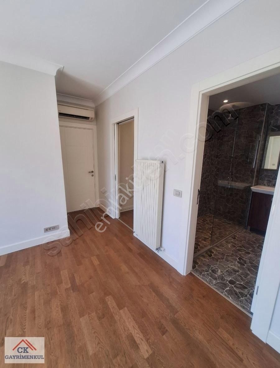 Ck'dan Deniz Manzaralı Prestijli Binada 130 M2 Net 3.5+1 Kat Tek - Görsel 27