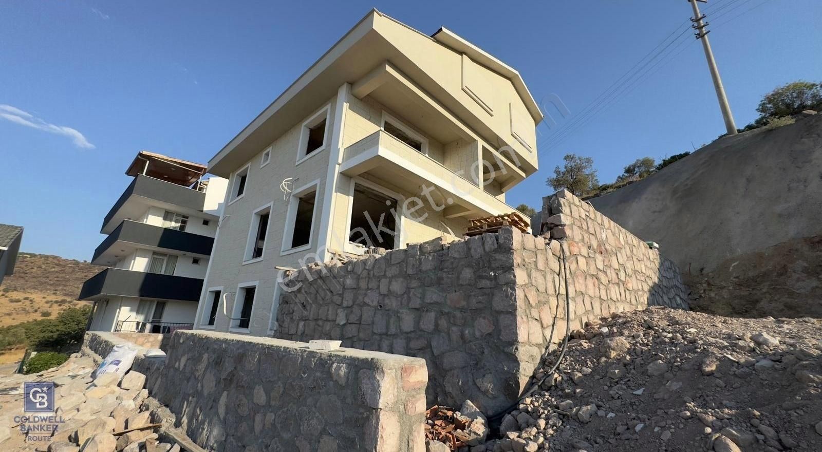 Cb.route'dan Dikili İsmetpaşada Havuzlu, Asansörlü 5+2 Villa!!! - Görsel 19