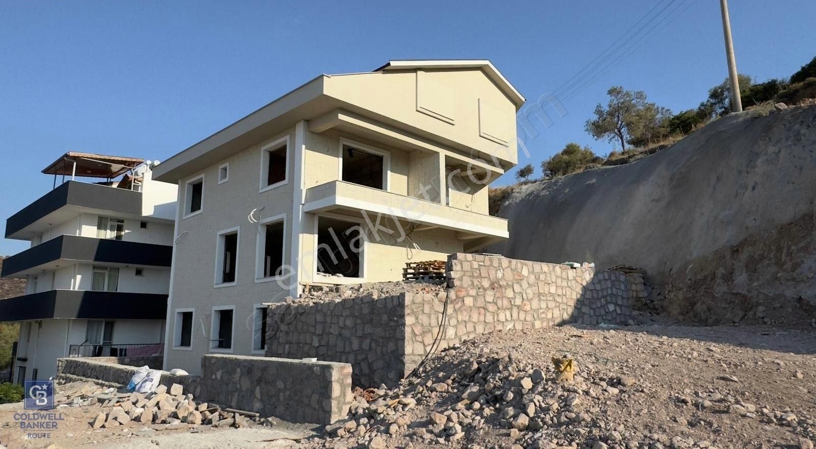 Cb.route'dan Dikili İsmetpaşada Havuzlu, Asansörlü 5+2 Villa!!! - Görsel 25