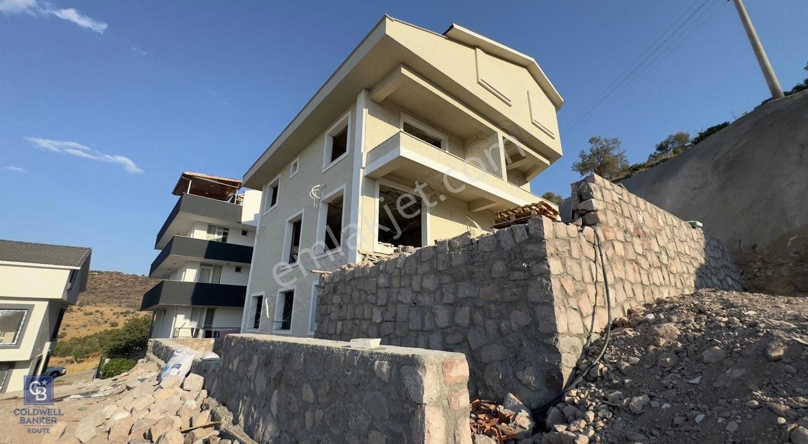 Cb.route'dan Dikili İsmetpaşada Havuzlu, Asansörlü 5+2 Villa!!! - Görsel 17