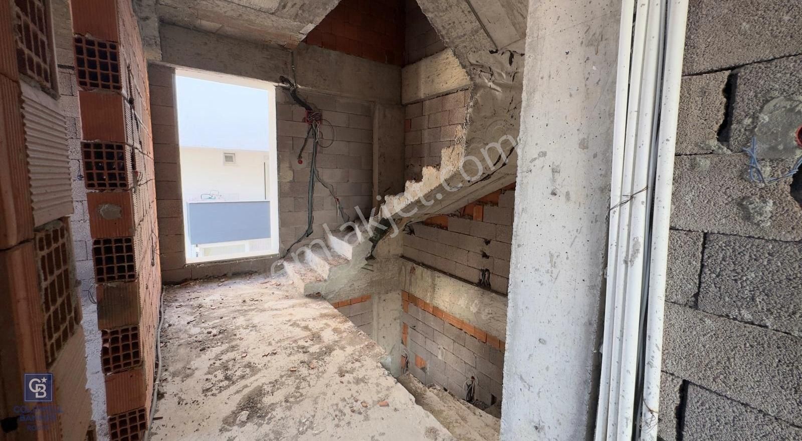 Cb.route'dan Dikili İsmetpaşada Havuzlu, Asansörlü 5+2 Villa!!! - Görsel 14