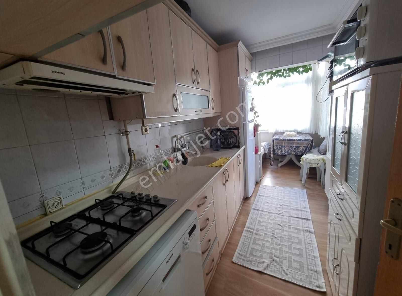 Nergiz İzban, Çarşıya Yakın Eşyalı Yüksek Zemin Kiralık 2+1