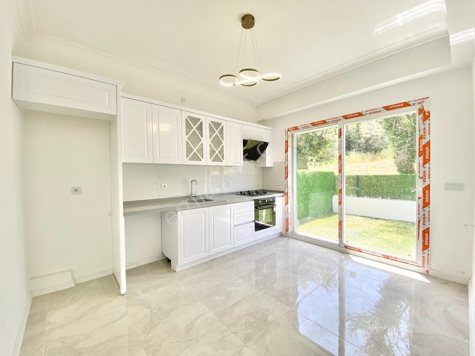 Yükselden Gürede Ultra Lüx Bahçeli Şahane Villa