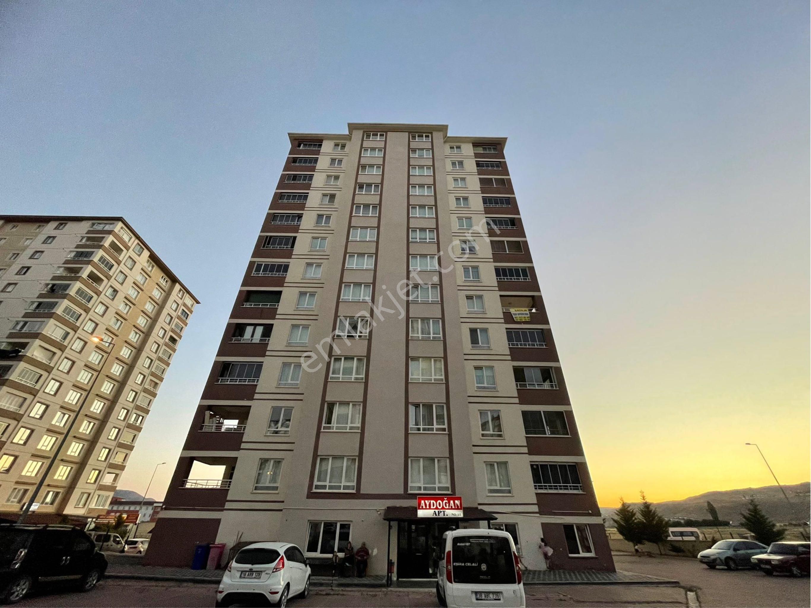 Ertuğrul Gazi Mah. - 130 M2 - 3+1 - Ebeveyn Banyolu