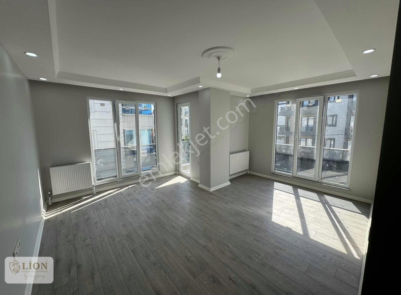 Beylikdüzü Yakupluda 3+1 Ev Metrobüse Yakın