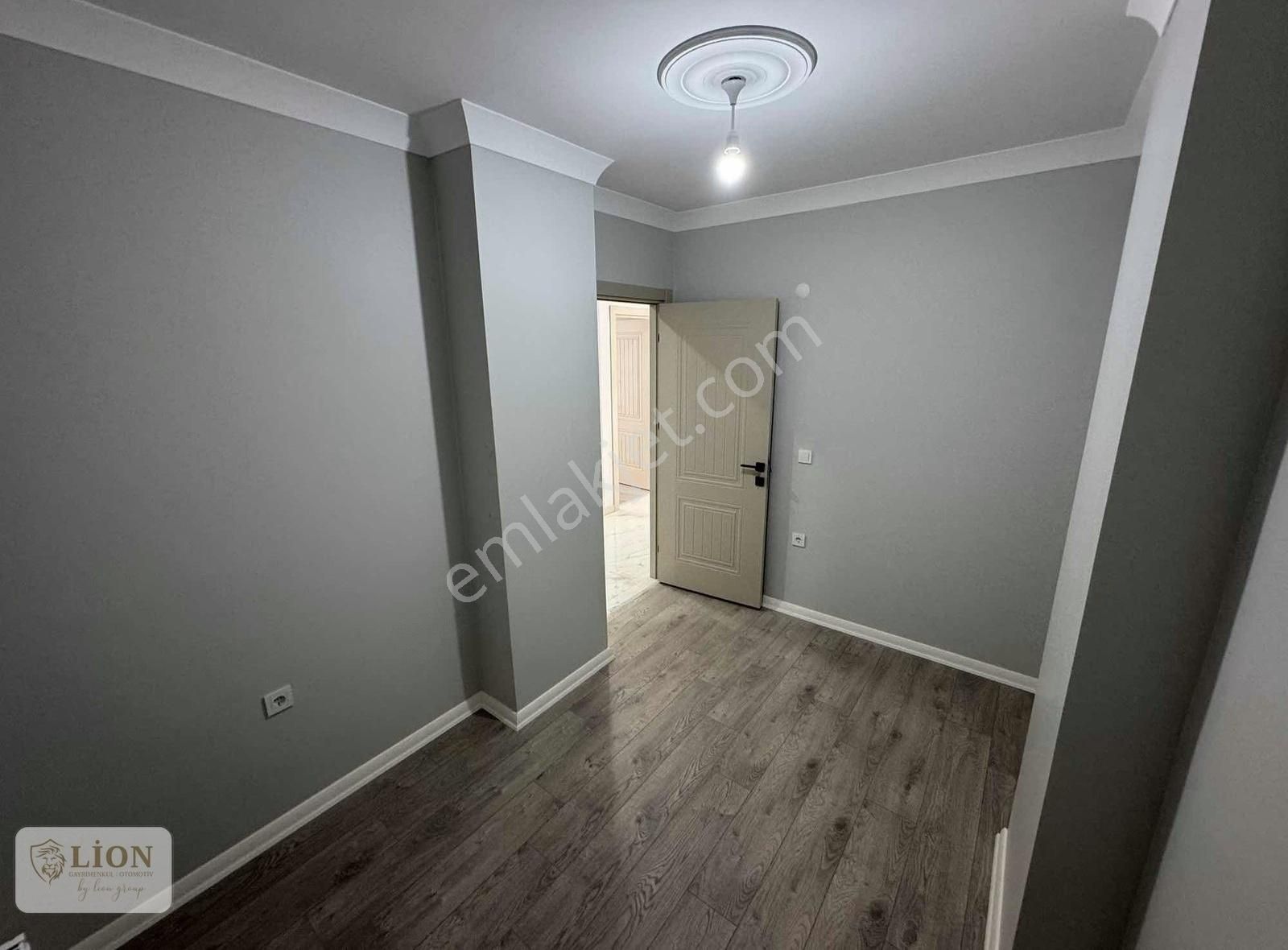 Beylikdüzü Yakupluda 3+1 Ev Metrobüse Yakın - Görsel 2