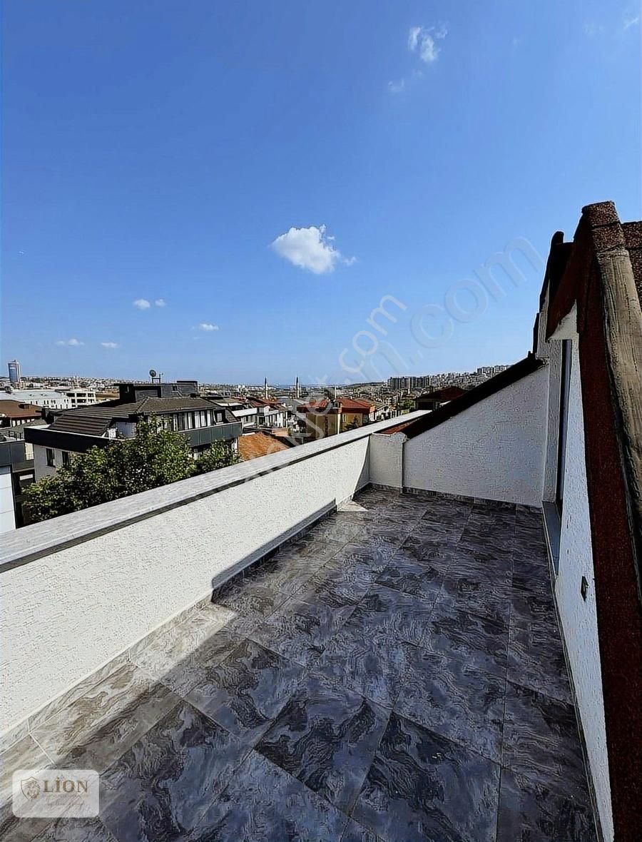 Beylikdüzü Yakupluda Satılık 5+2 Dubleks Metrobüse Yakın