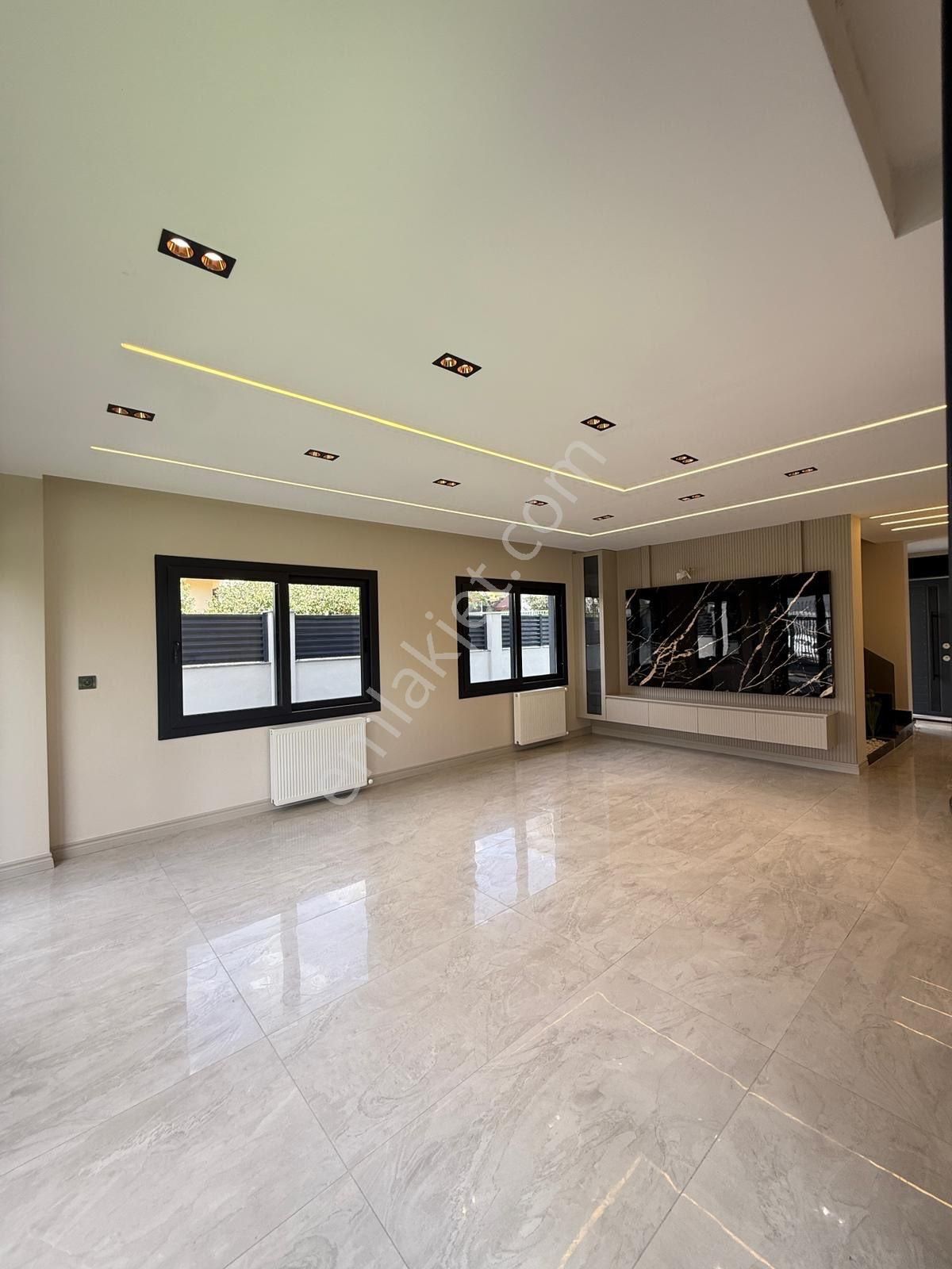 Sarıçam Çınarlı’da 5+1 Tripleks Villa - Görsel 23