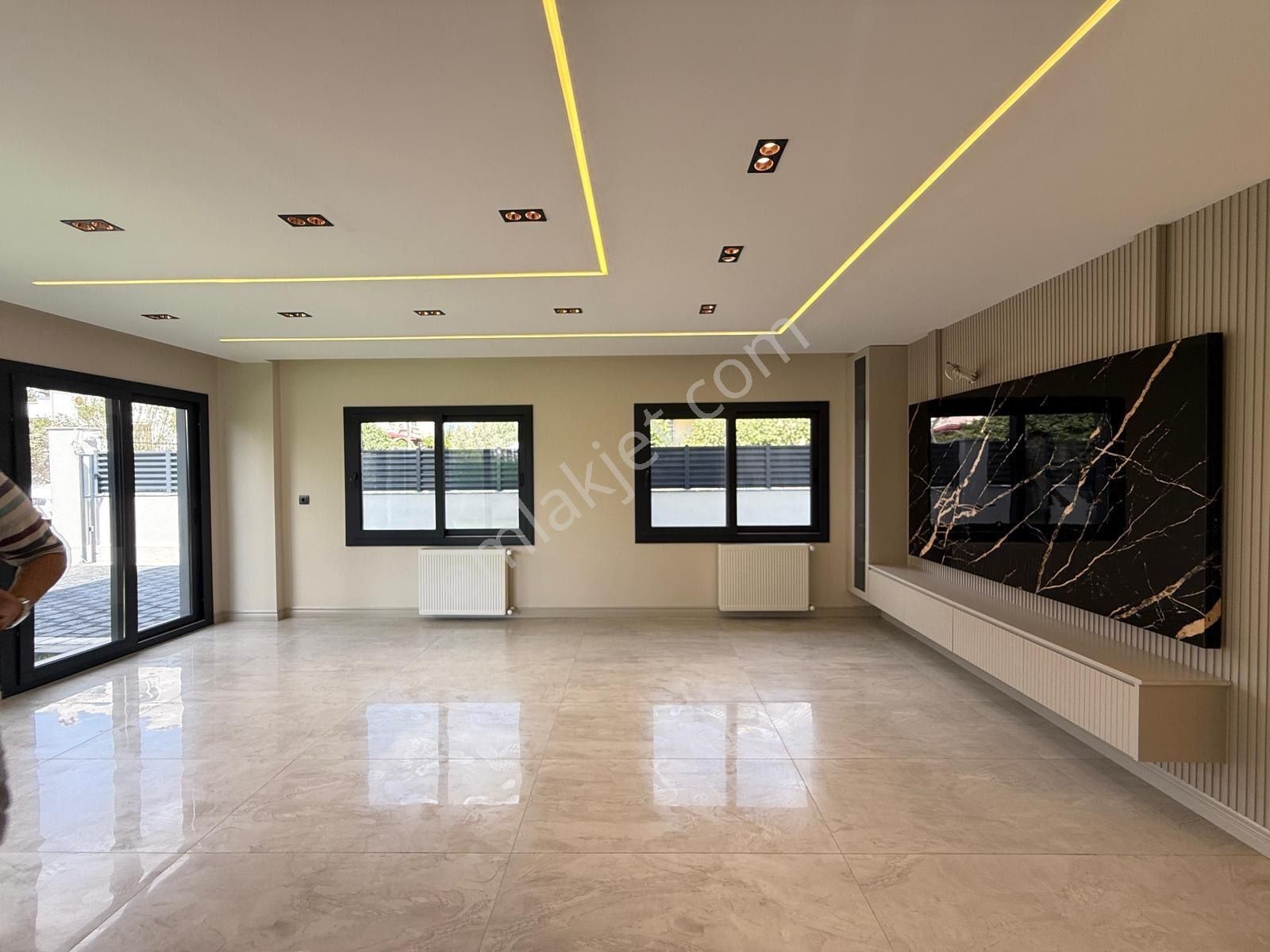 Sarıçam Çınarlı’da 5+1 Tripleks Villa - Görsel 14