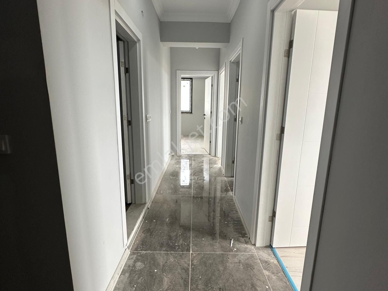 Havuzlu Sıfır Sitede Mutfak Ayrı 2+1 Kiralık - Görsel 3