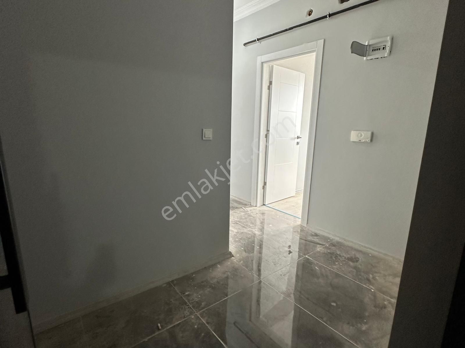 Havuzlu Sıfır Sitede Mutfak Ayrı 2+1 Kiralık - Görsel 2