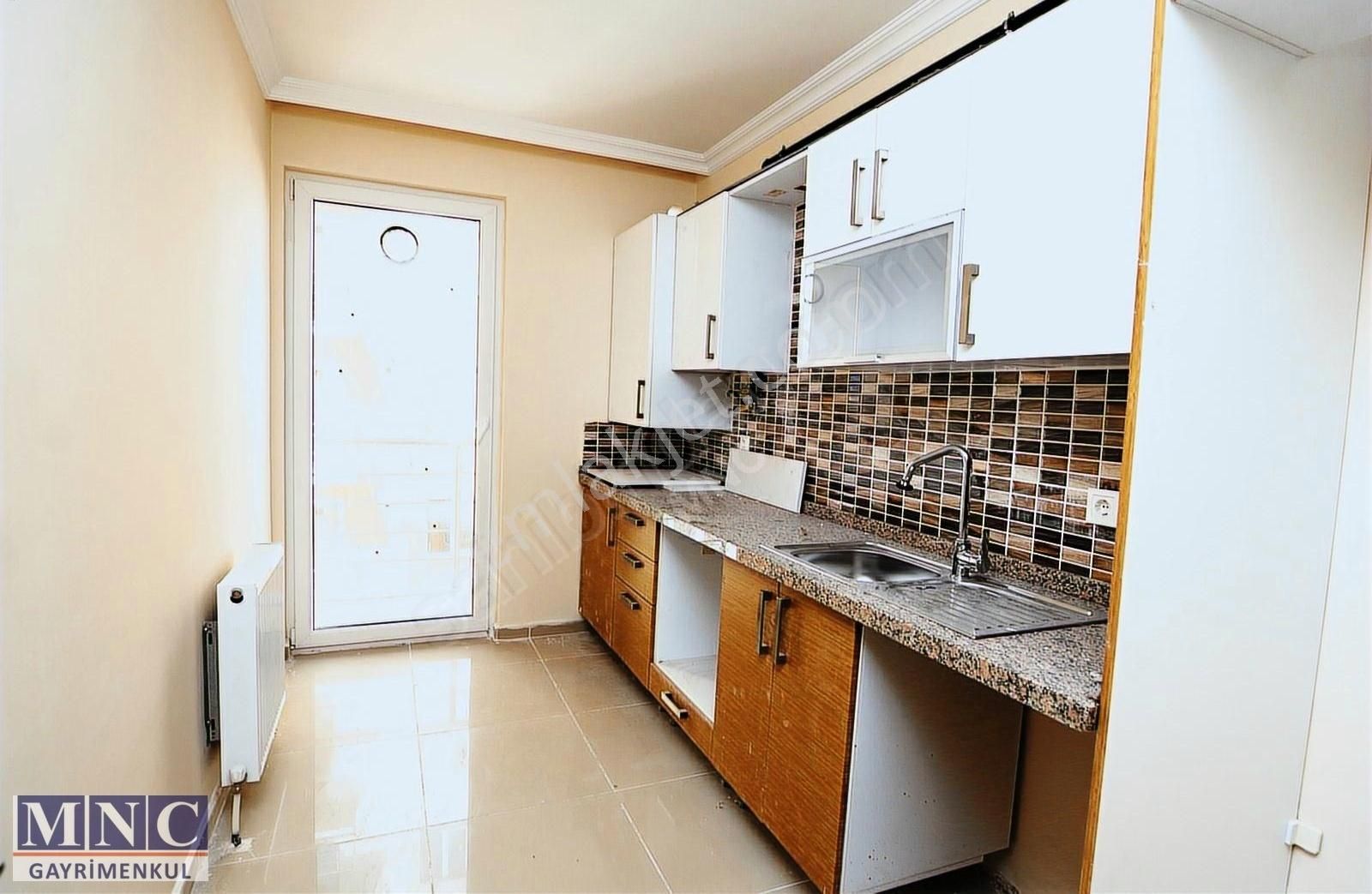 Pendik Park Royal'de 3+1 5. Kat Ferah Kiralık