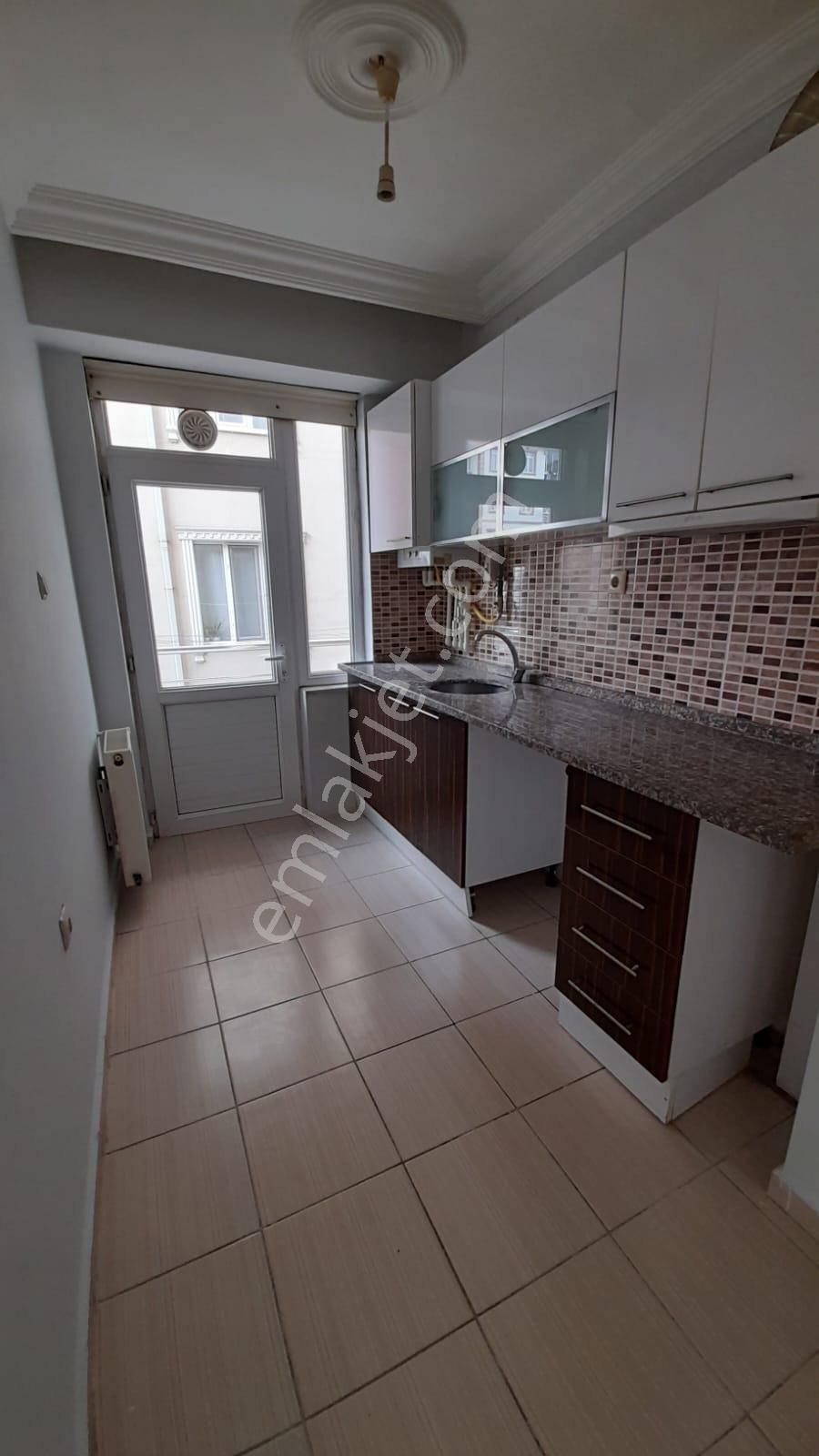 Villa Emlak' Tan Bahçelievlerde 1+1 Kiralık Daire