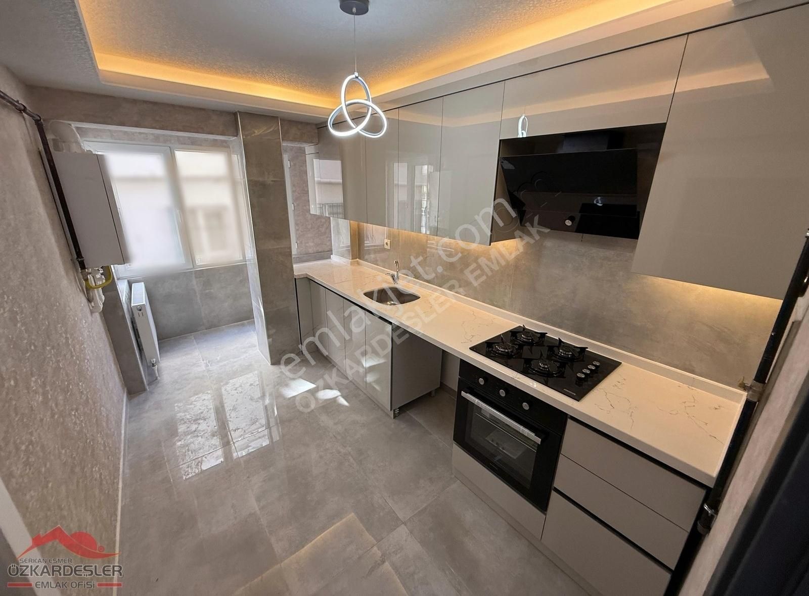 Özkardeşler'den Cadde Üzerinde Ultralüx Yapılı Kelepir Fiyat 3+1