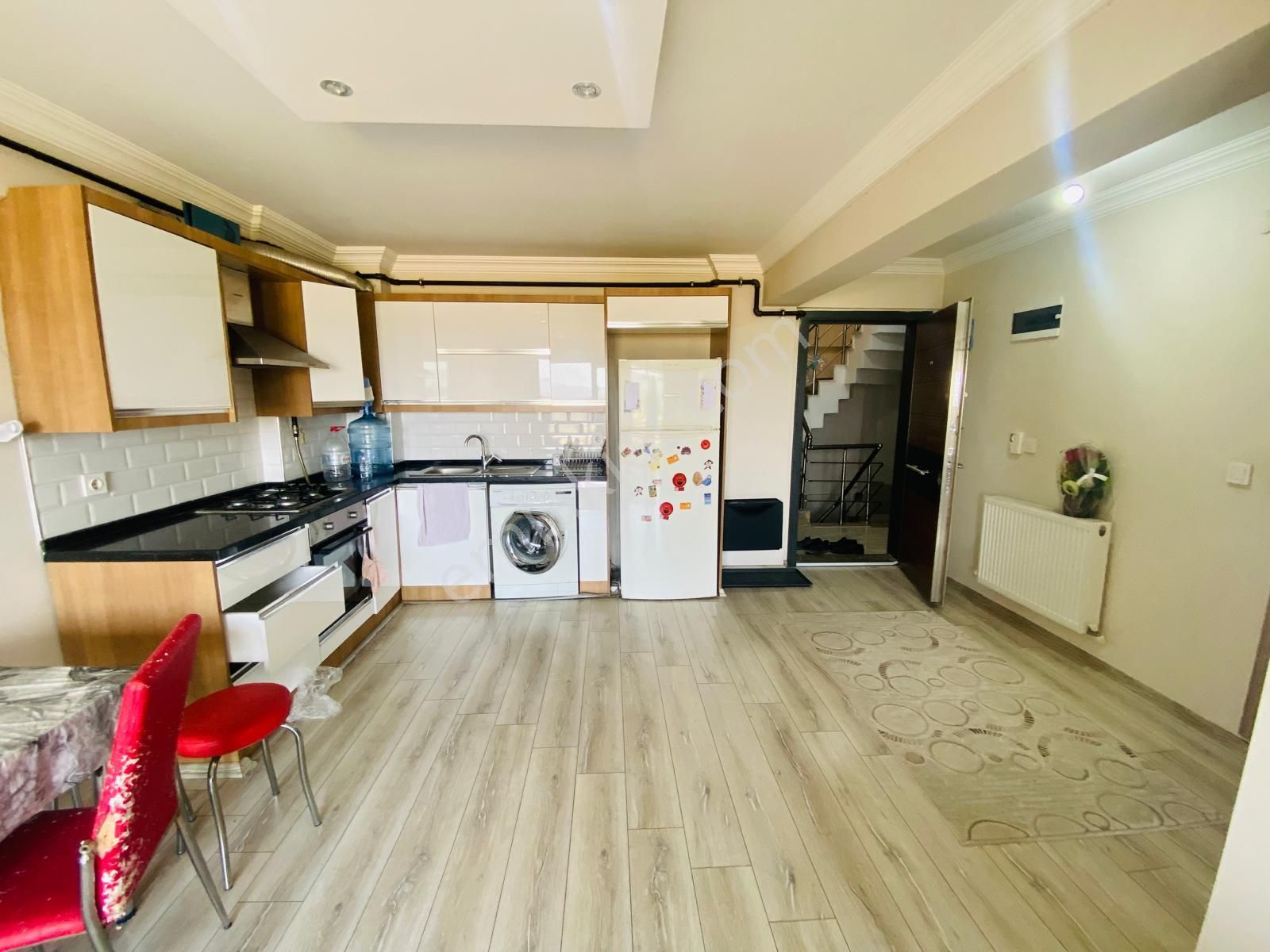 Manisa Muradiye Mah'sinde 1+1 Kiralık Eşyalı Daire