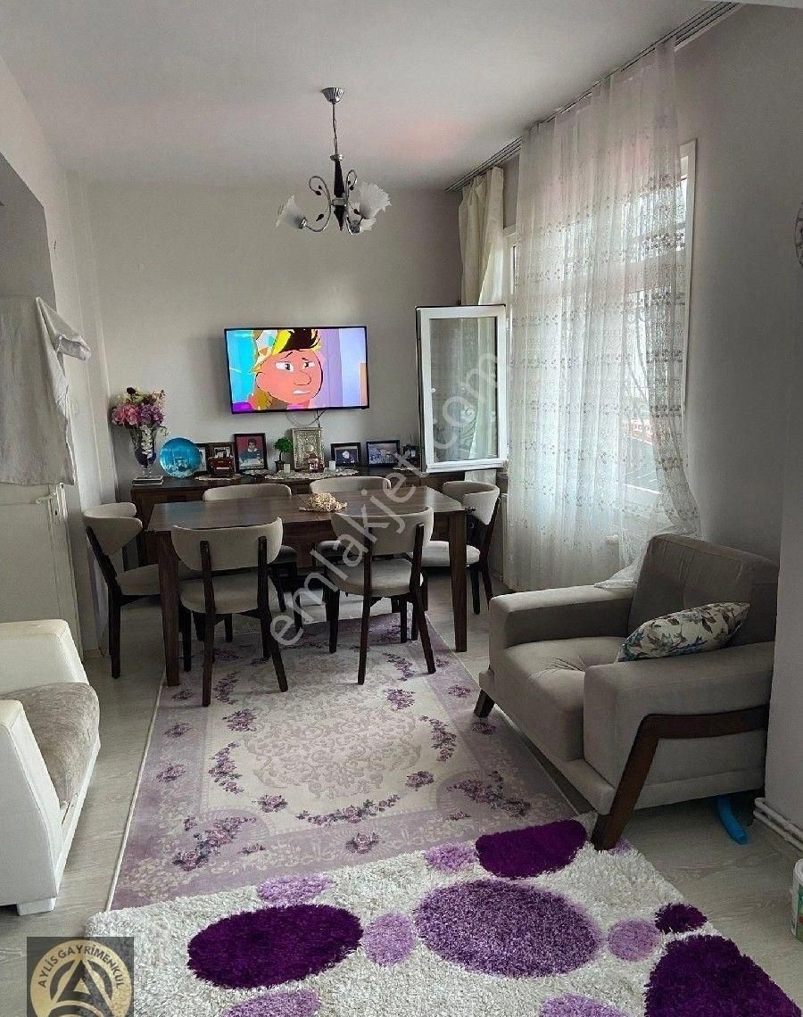 Sarıyer Tarabya Üstü Mahallesinde 2+1 Satılık Daire.