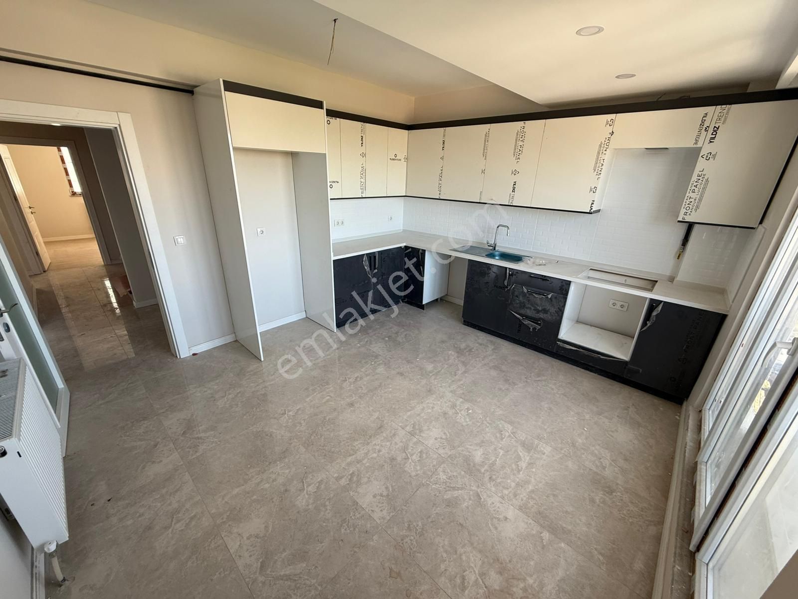 Çengelköy 'de Geniş Satılık 5+2 Çatı Dubleksi - Görsel 9