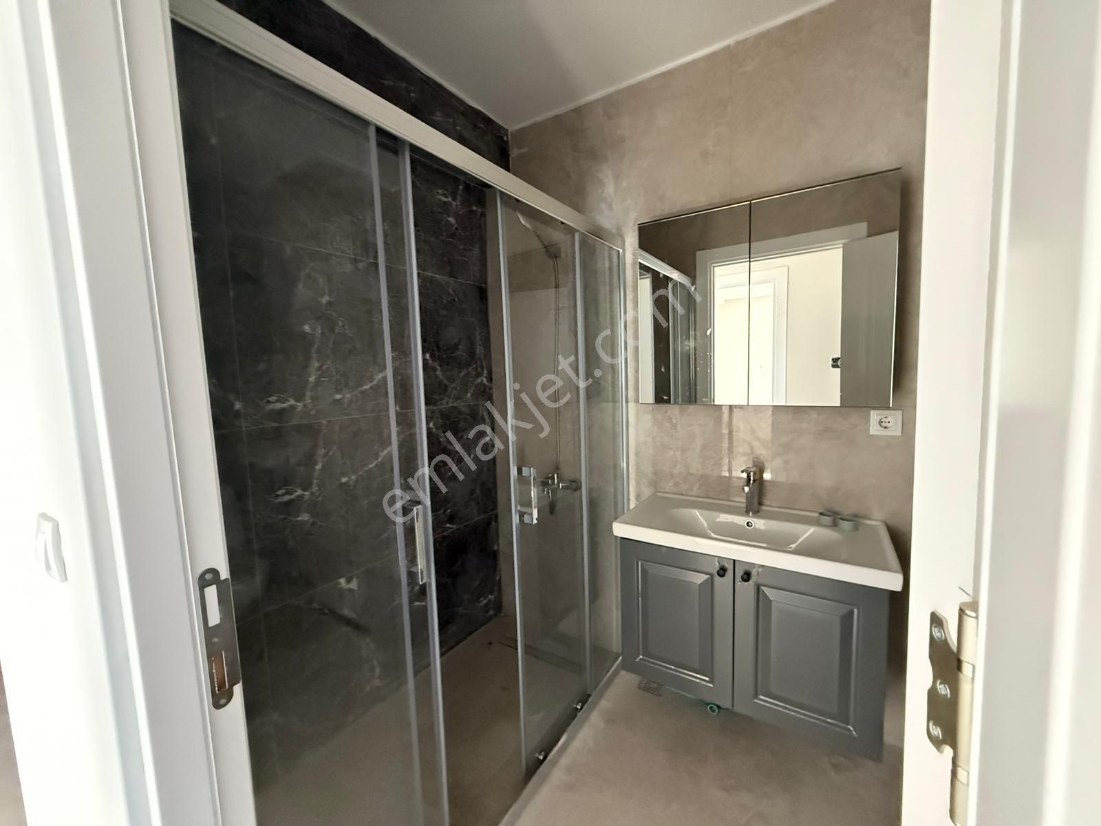 Çengelköy 'de Geniş Satılık 5+2 Çatı Dubleksi - Görsel 12