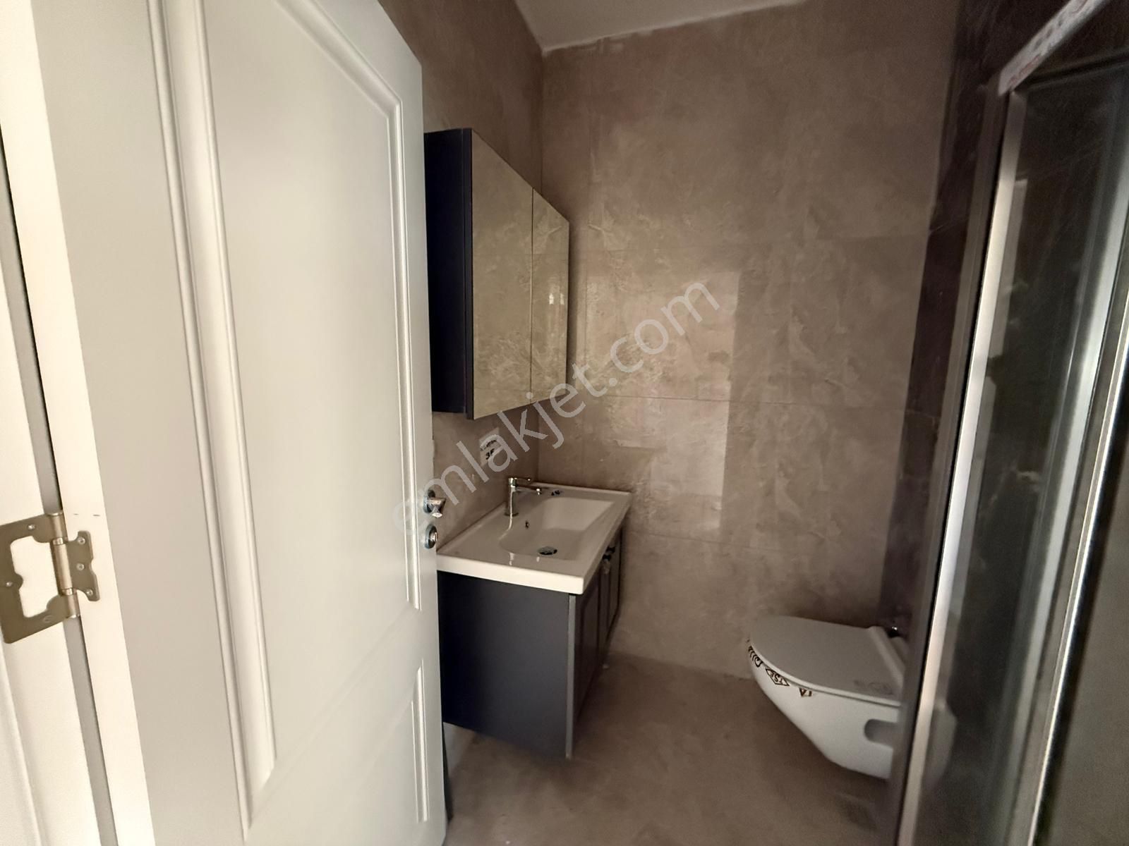 Çengelköy 'de Geniş Satılık 5+2 Çatı Dubleksi - Görsel 28