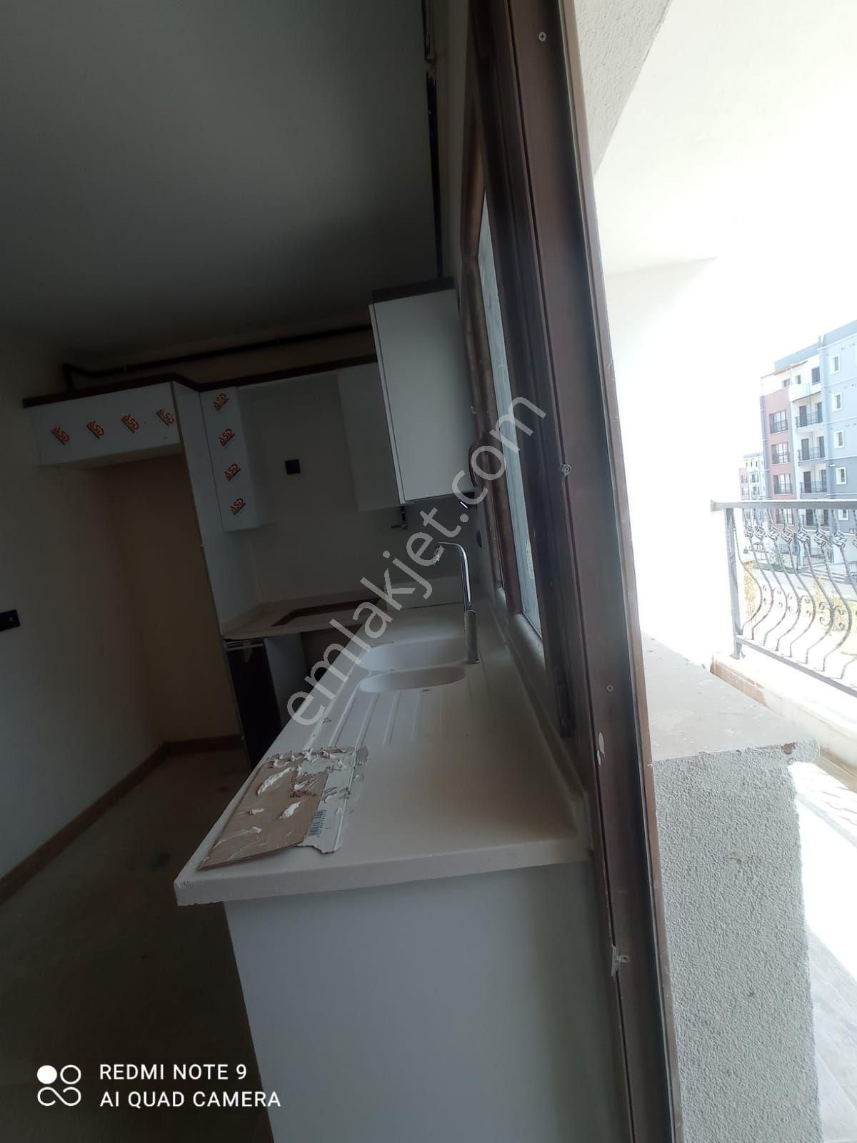 Hakem Emlak'tan Bölgenin En Geniş 3+1 Kapalı Mutfak Satılık Dairesi