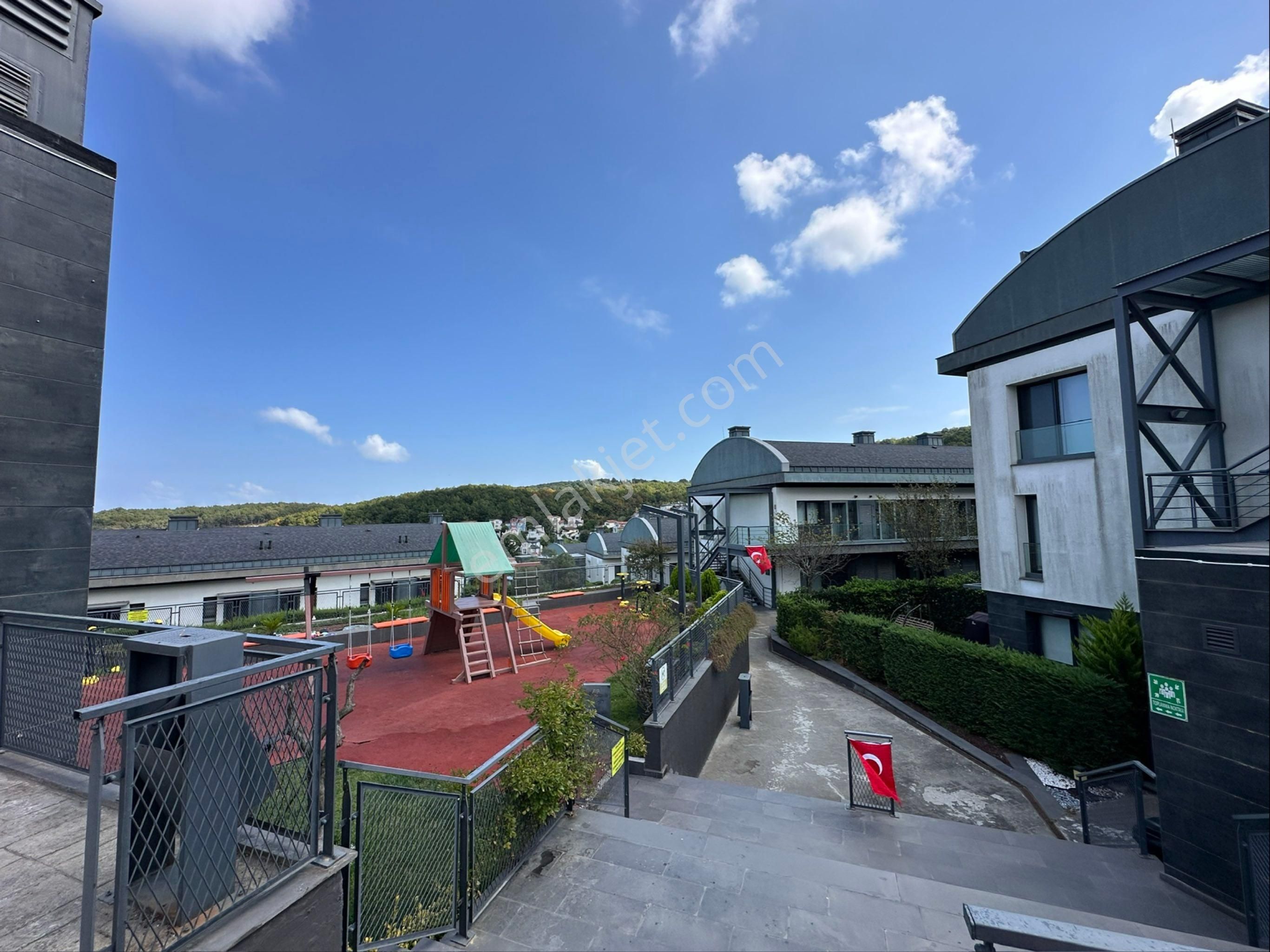 *realty World* Zekeriyaköyün En Özel Sitesinde Satılık Tripleks - Görsel 4