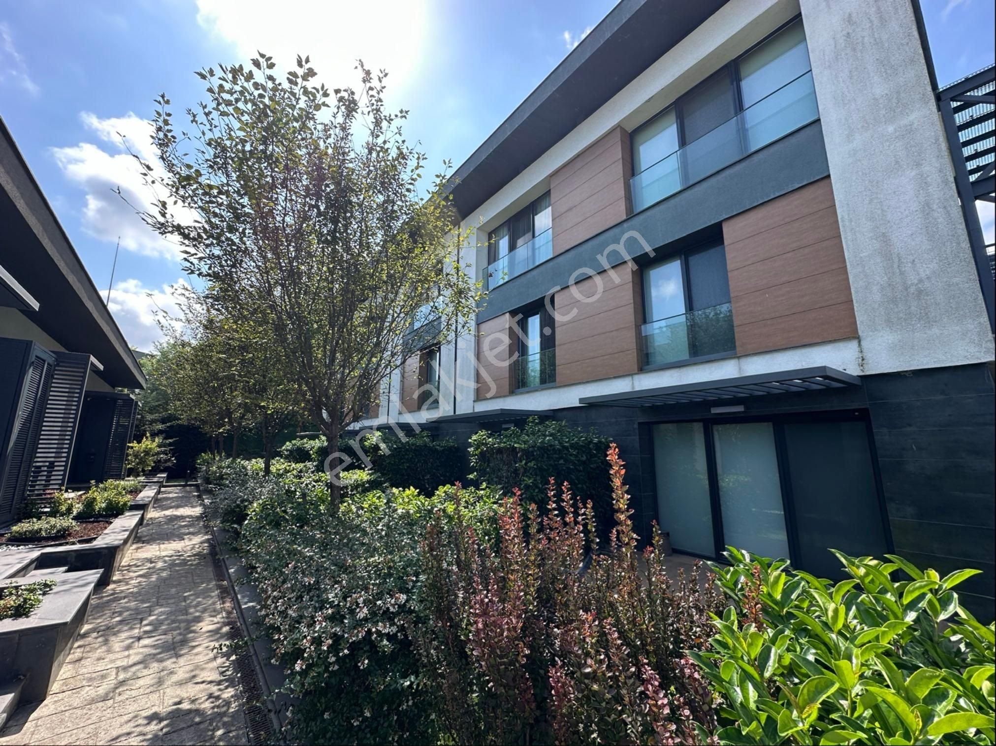 *realty World* Zekeriyaköyün En Özel Sitesinde Satılık Tripleks - Görsel 5