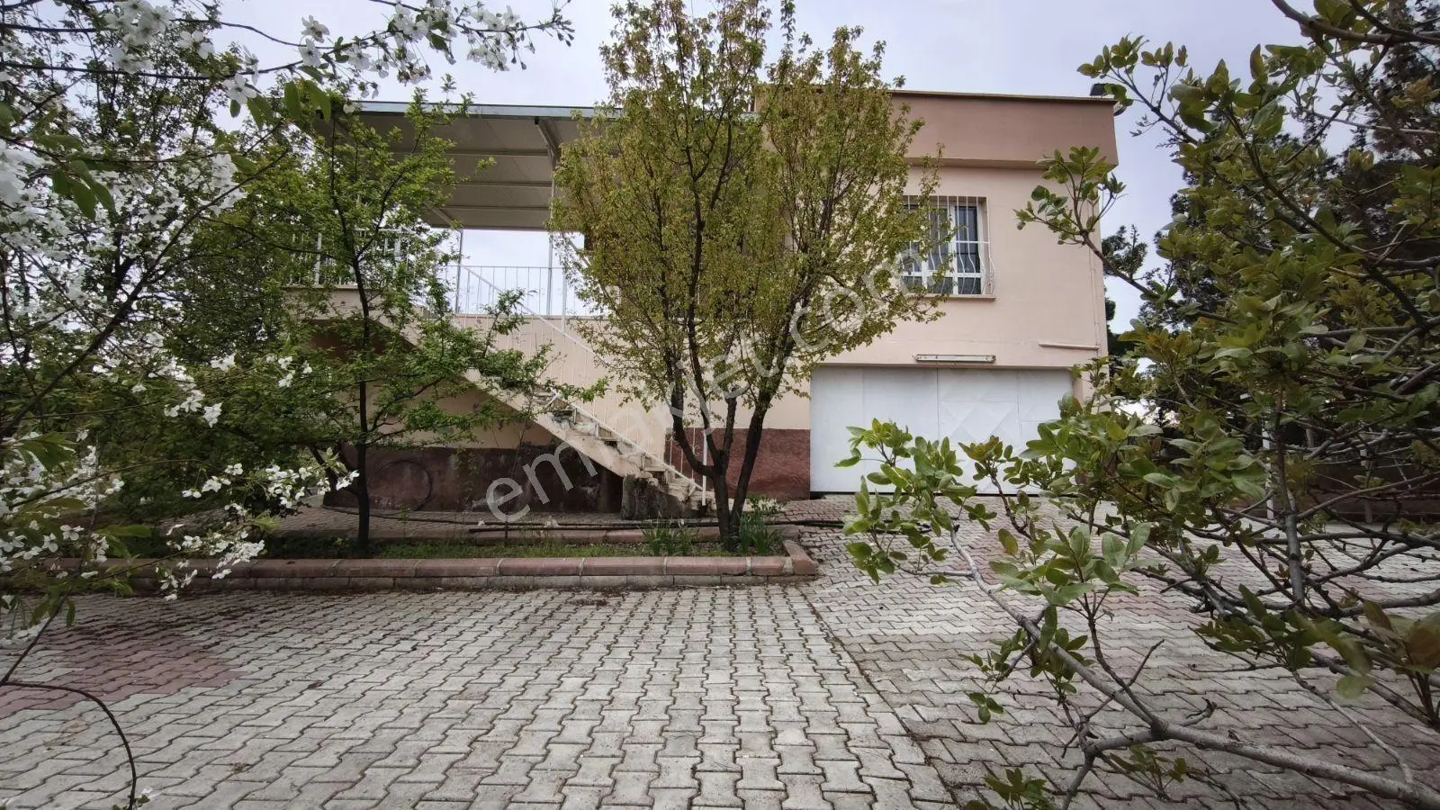 Aktif Gayrimenkulden Bağlarbaşında Satılık İmar İçi Bağ Evi. - Görsel 3