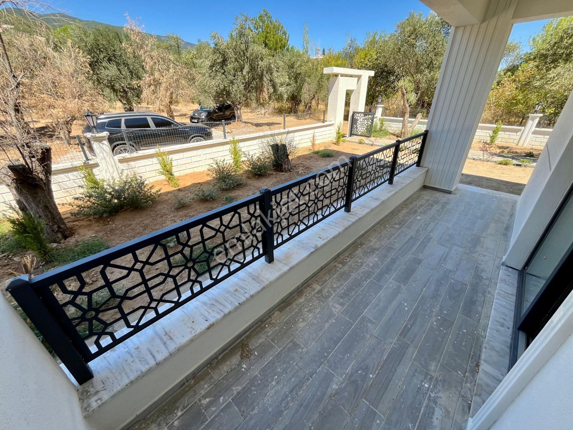 Akçay Sezgin Emlaktan Doğayla İç İçe Bahçe Kullanımlı Satılık 2+1 - Görsel 24