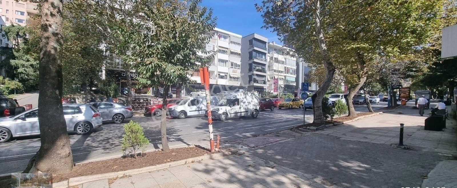 Fenerbahçe Bağdat Caddesi Üzeri Keyifli Balkon Caddeye Cephe - Görsel 24