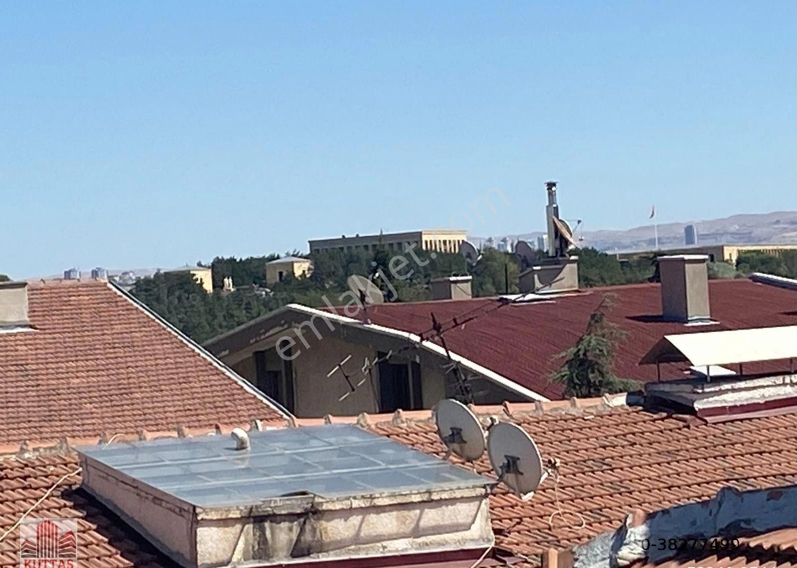 Kuttaş'tan Kazakistan Caddesi Üzerinde Fırsat Bir Dairedir 4+1 Tamamen Ön Cephedir 180 M2