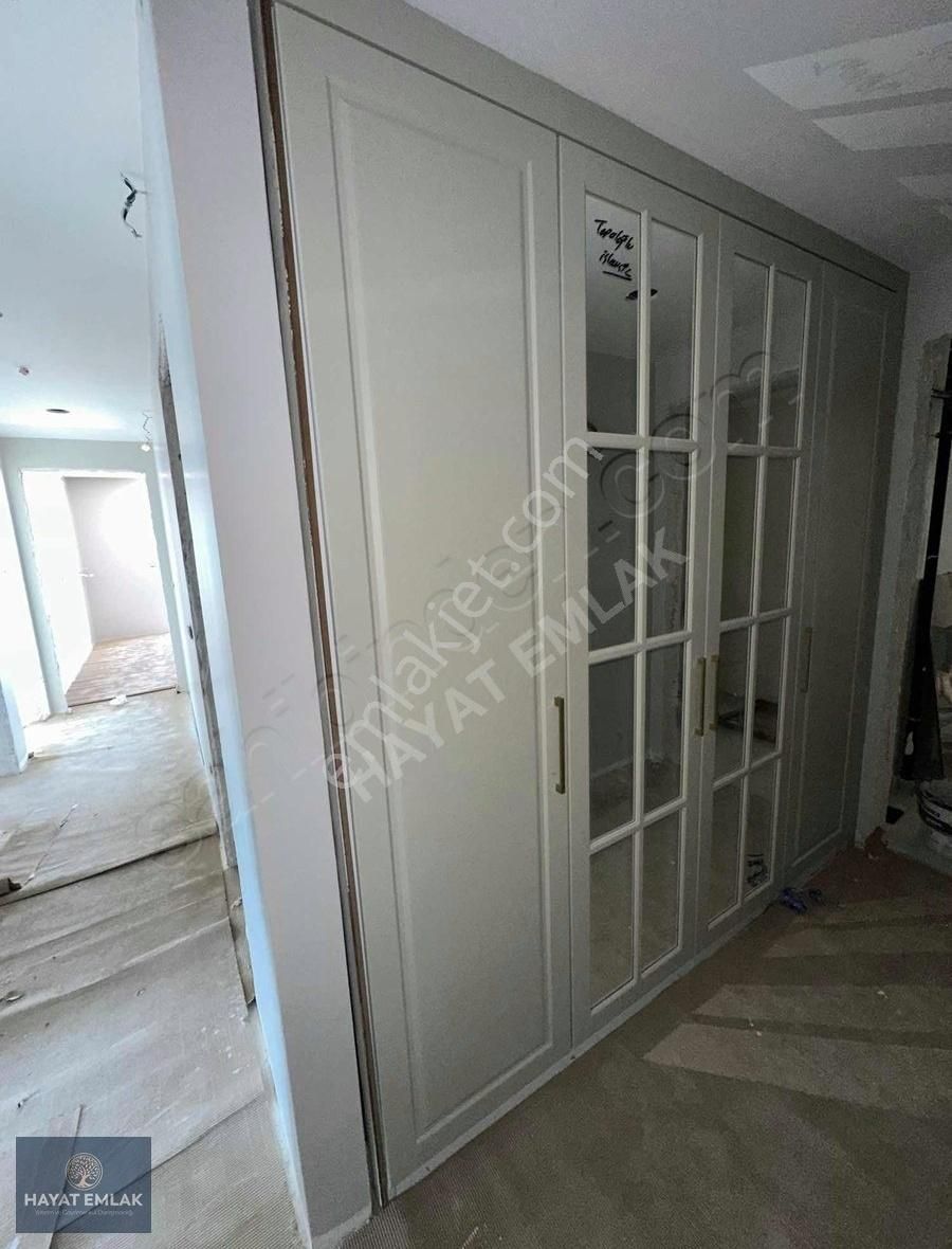 Flats Sitesinde Deniz Manzaralı 3+1