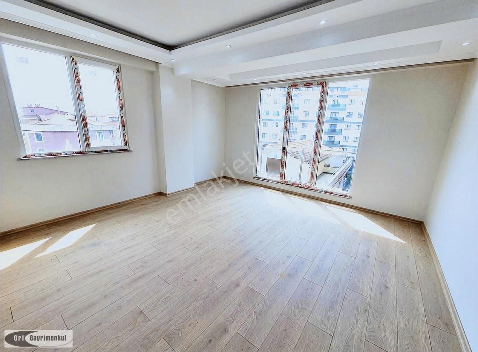 Tuzla İstasyon Mahallesi Güzel Lokasyon Sıfır 3+1 Kiralık Daire