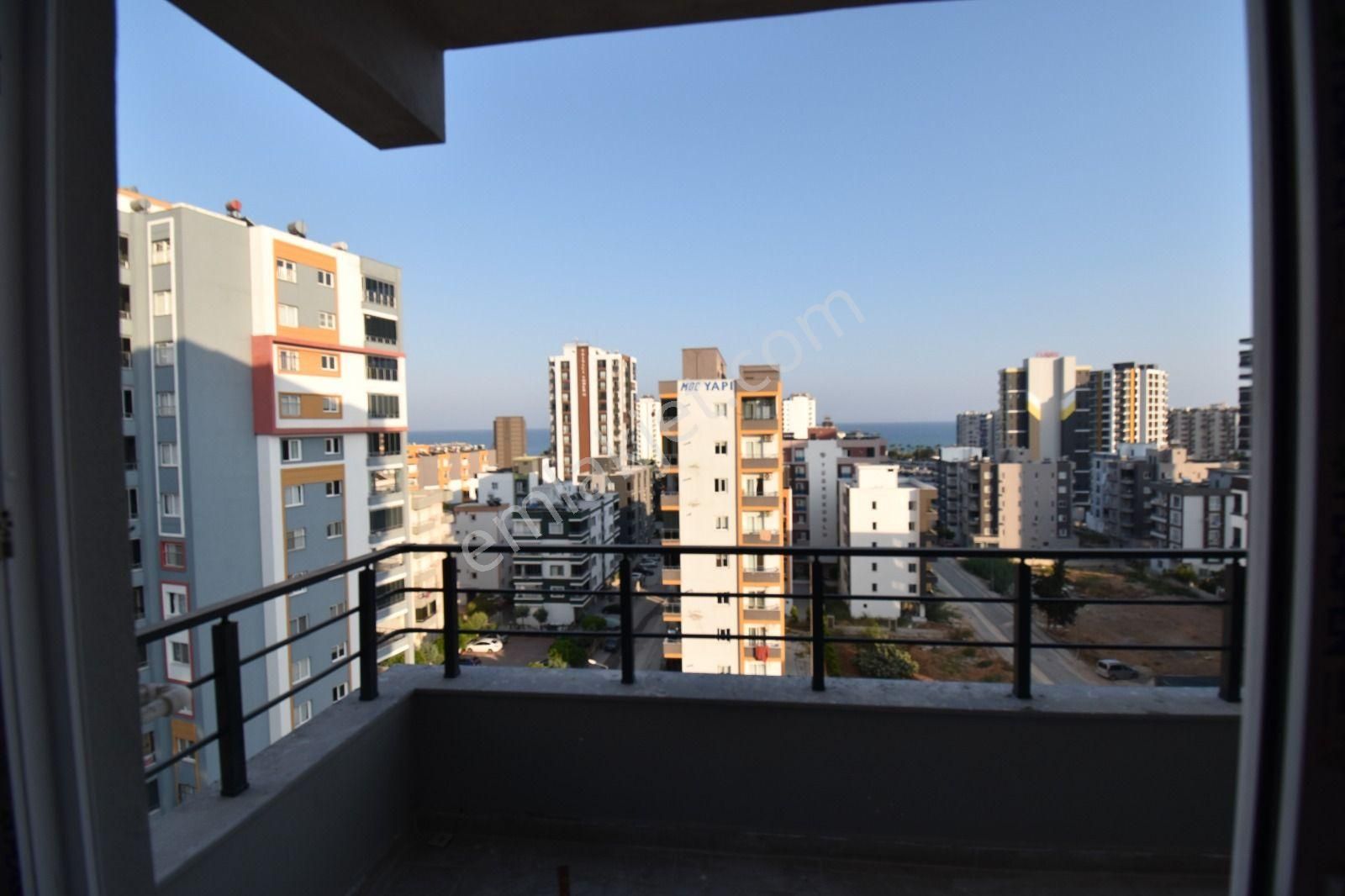 Tece'de Her Yere Yakın Havuzlu 1+1 Sıfır Daire - Görsel 14