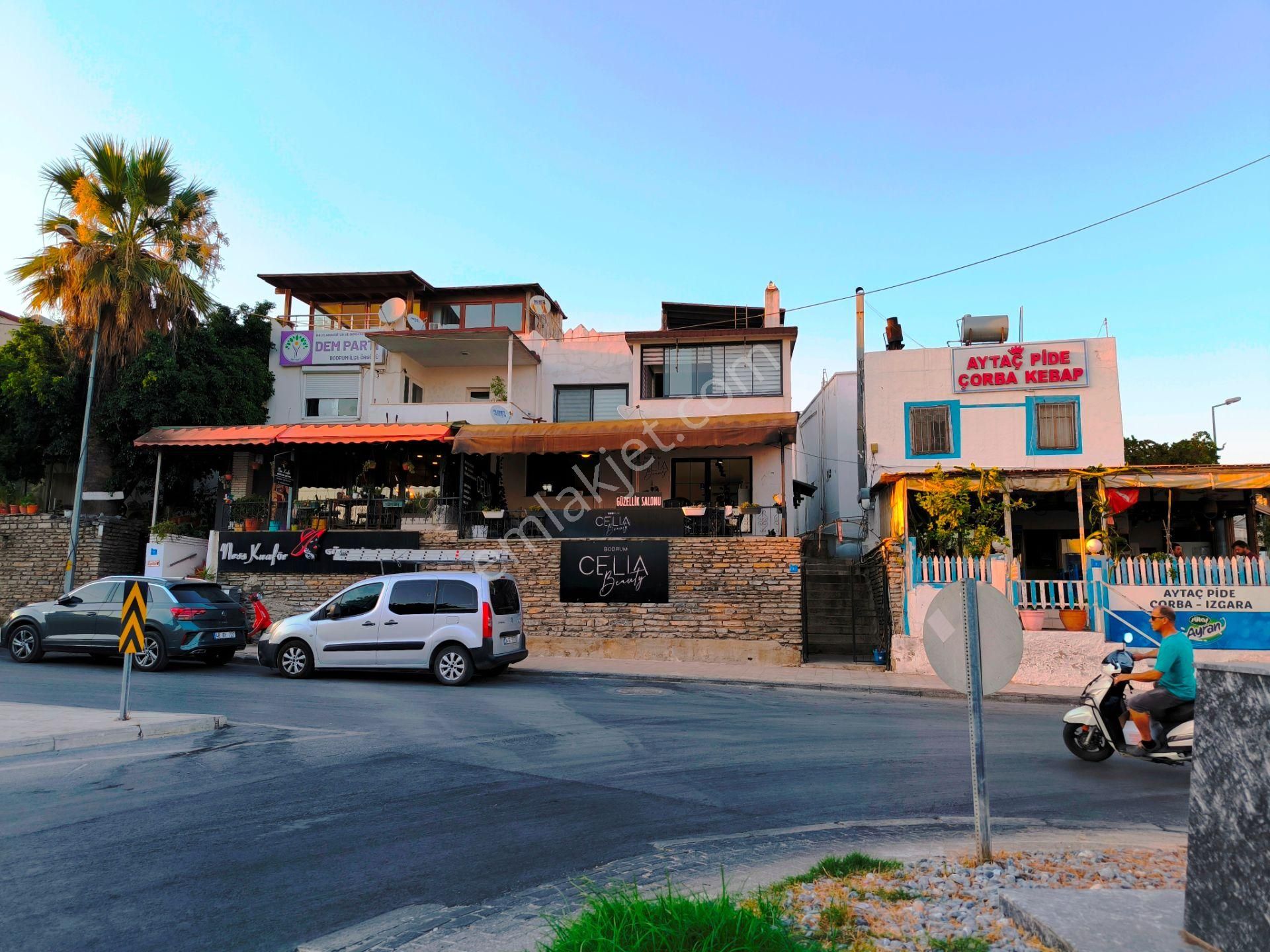 Bodrum Oasis Geçiş Noktasında Bakımlı 3 Odalı Geniş Daire
