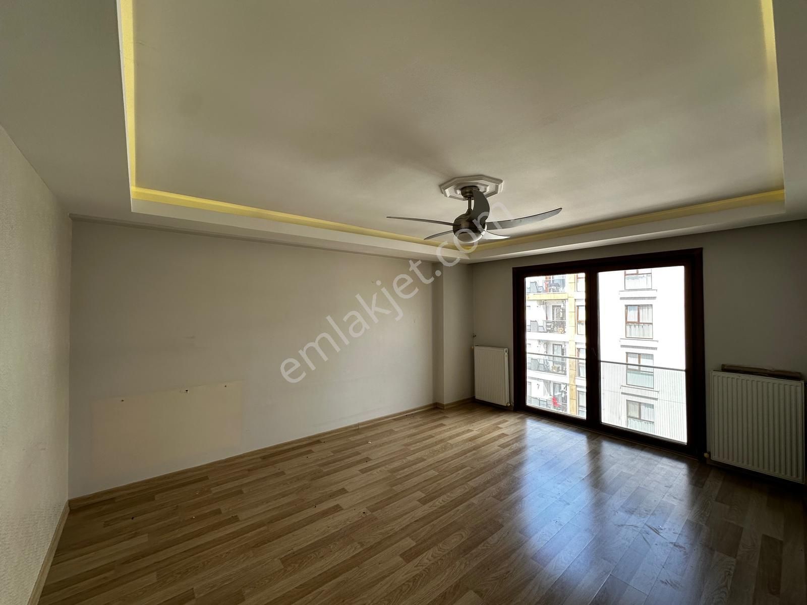 Akçadağ Gayrimenkul'den Lüks Sitede Özel Yapım Daire!