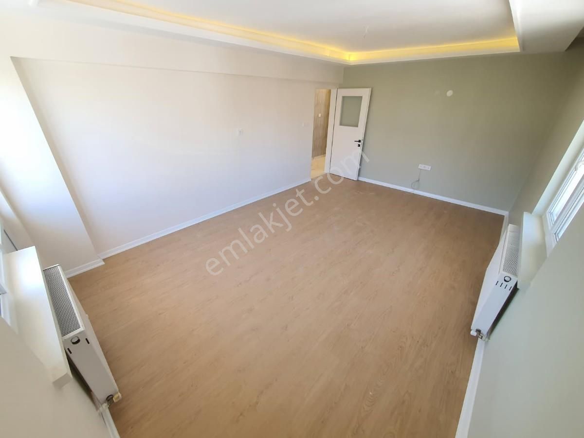 Sincan Selçuklu Mah 3+1 Full+full Yapılı Katta Bağımsız Daire