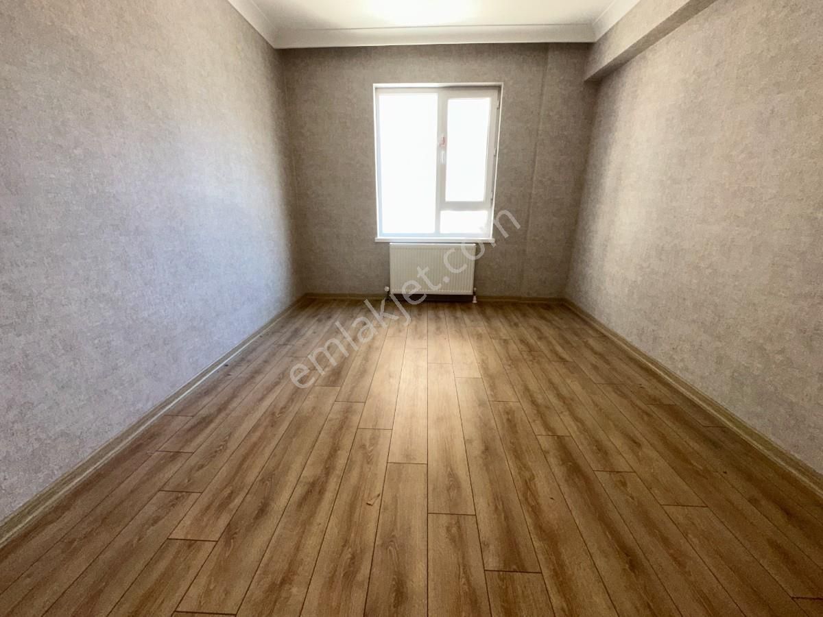 Turyaptan Karakaya Mh 3+1 E.banyolu Full Yapılı Masrafsı 120m2