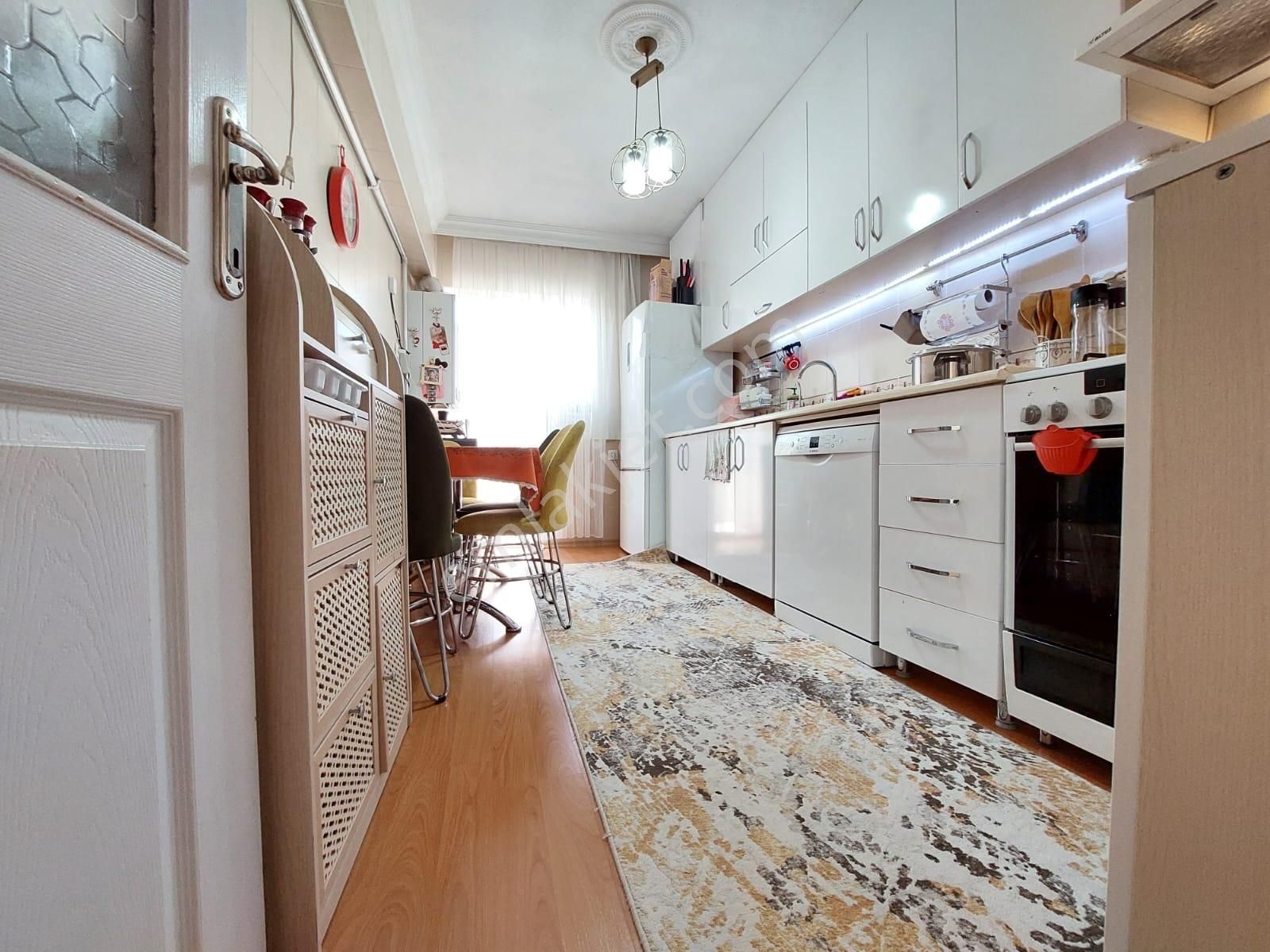 Piyade Mah İstasyon Cadde Yakını Satılık 3+1 Katta Öncephe Daire