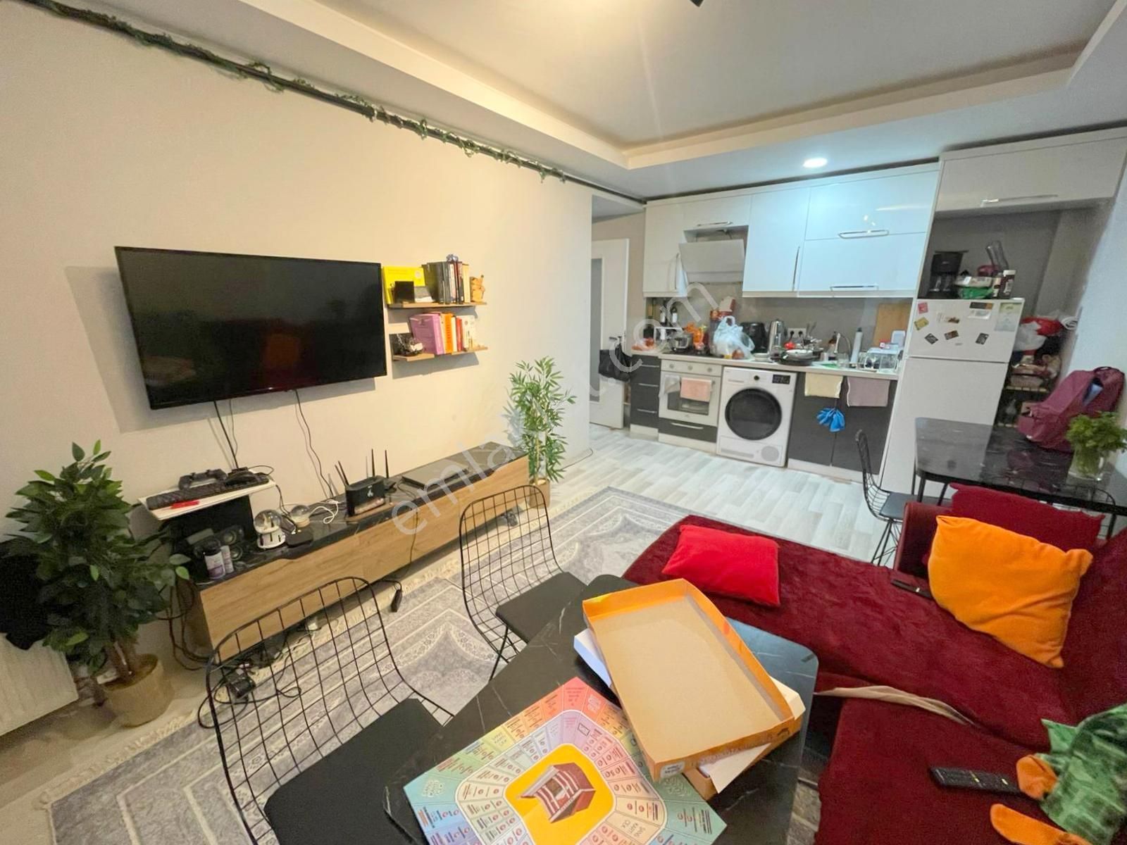 Mertcan'dan İskanlı Güvenlikli Lüks Sitede Balkonlu 2+1 Ara Kat
