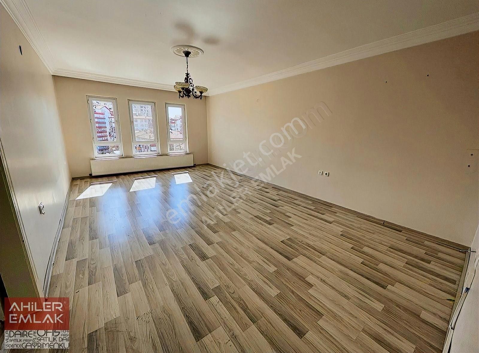 Ahiler'den Şehit Veli Kara Sokakda 4+1 170m2 Genişlikte Dubleks