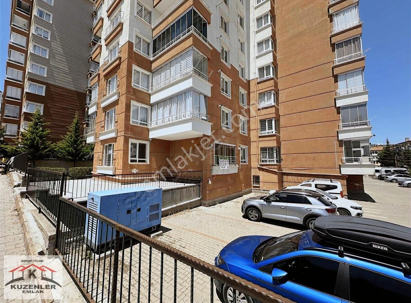 Kredi Limitsiz Site İçinde 3+1 Çift Banyolu Güney Cephe