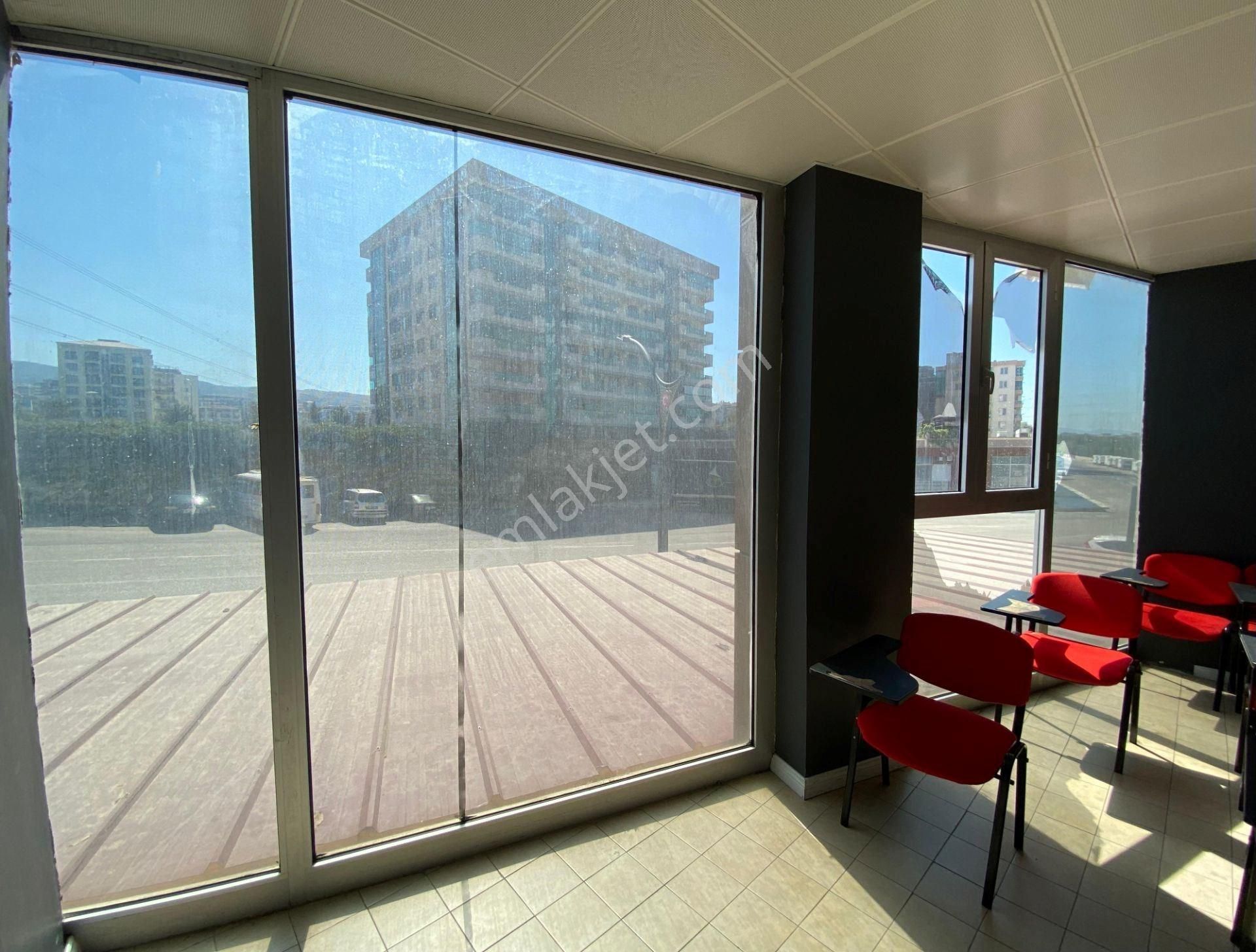 Köşe Konumlu Pergole Alanlı Boş Kiralık Dükkan - Görsel 28