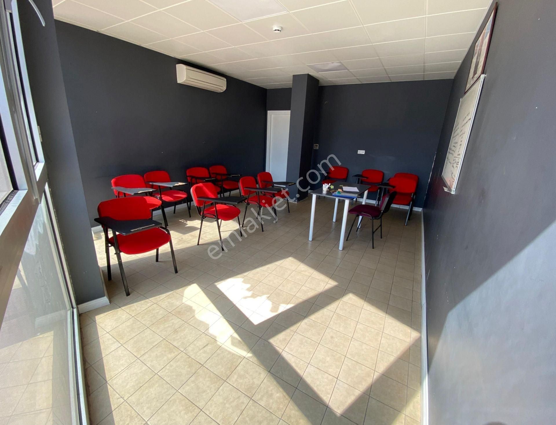 Köşe Konumlu Pergole Alanlı Boş Kiralık Dükkan - Görsel 25