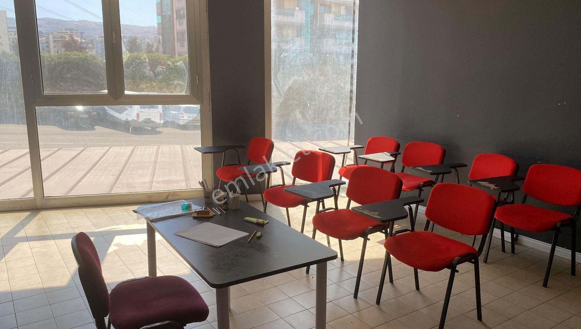 Köşe Konumlu Pergole Alanlı Boş Kiralık Dükkan - Görsel 32